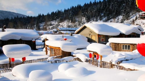 瑞雪兆有年 红灯日子甜